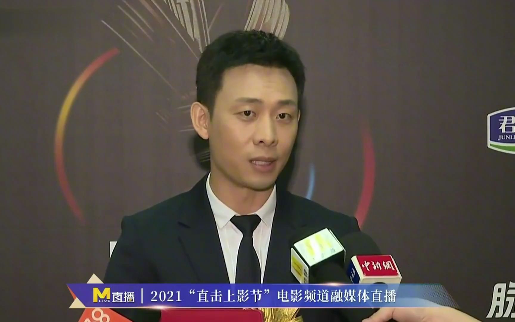 张译情商有多高?颁奖礼神级发言调侃张颂文缺点,笑翻台下众大咖