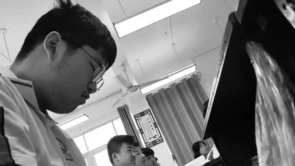 安中tv之舒飞也睡着了