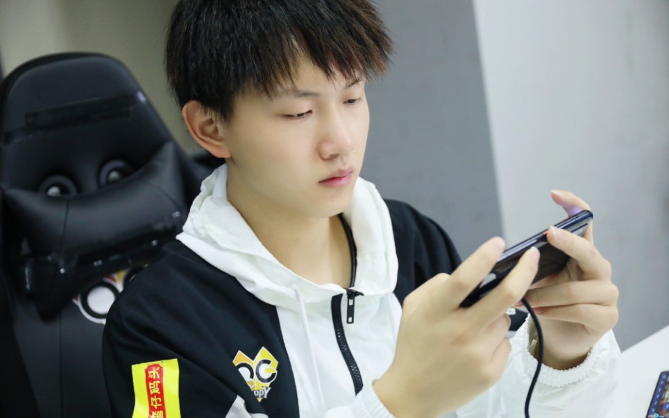 【重庆qghappy.fly】超燃!曹操一打五极限四杀守家!