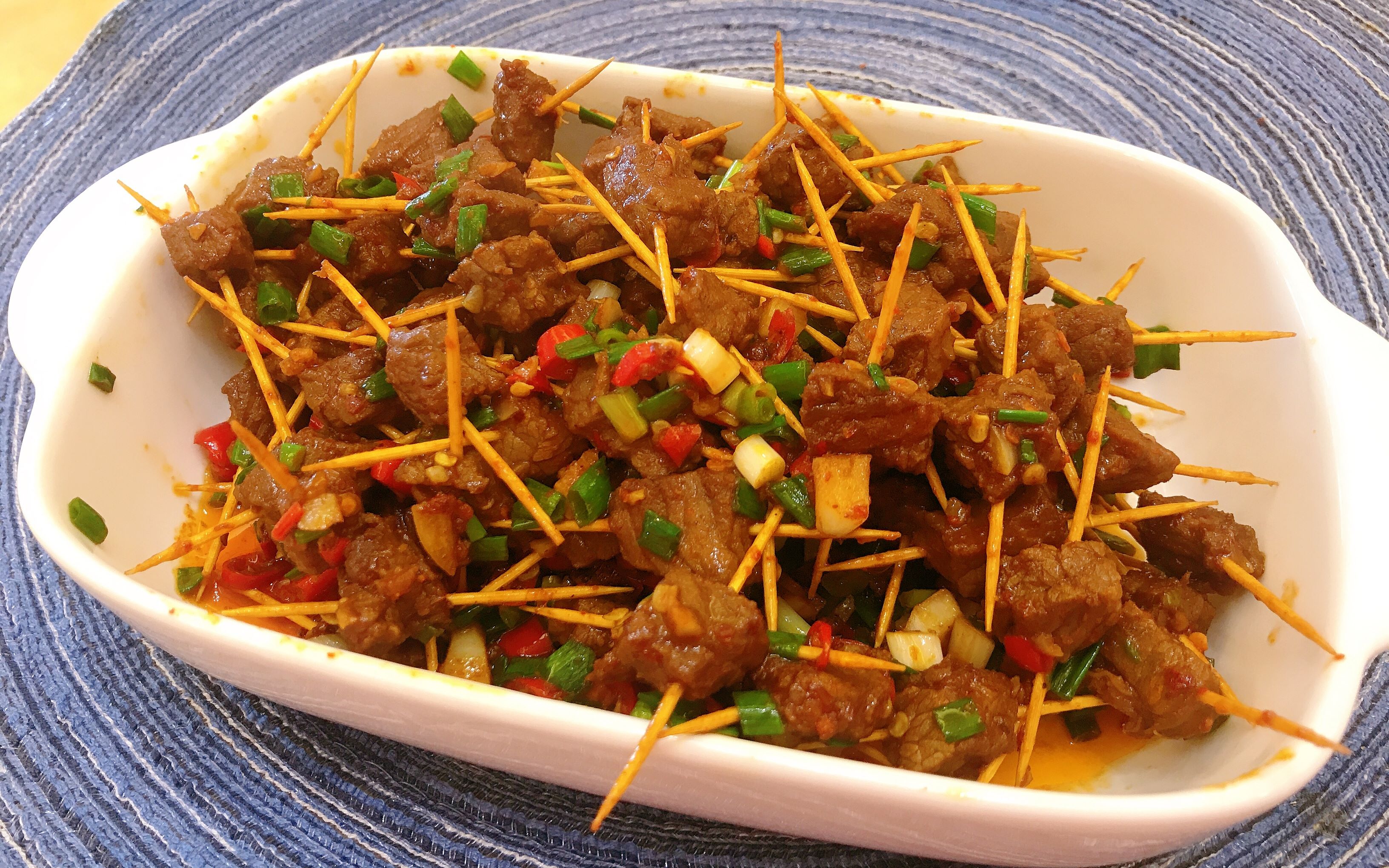 两分钟学会自己在家做牙签牛肉