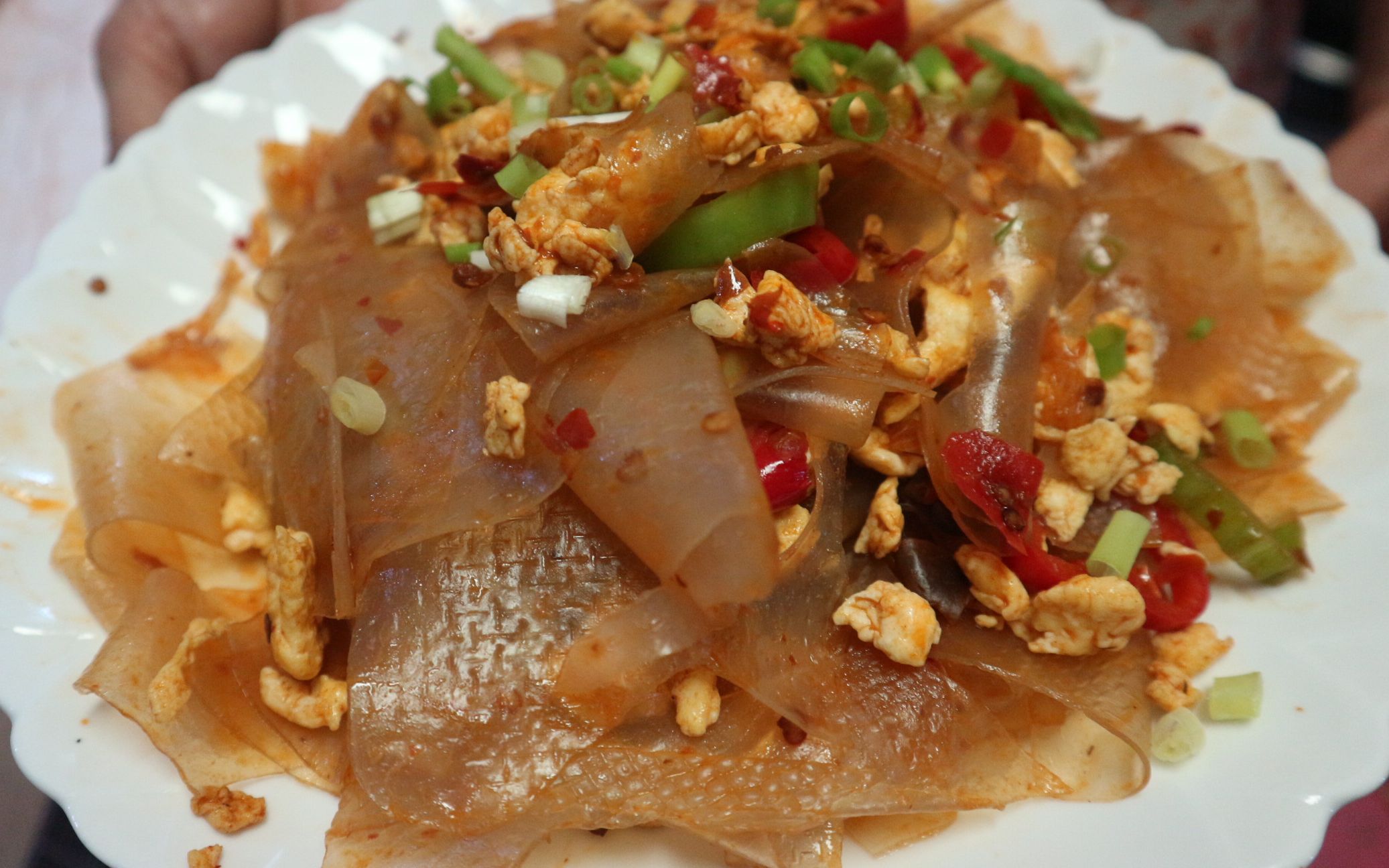 山西老祁做简单的下饭菜——粉皮炒鸡蛋,香辣爽口,配米饭太香了