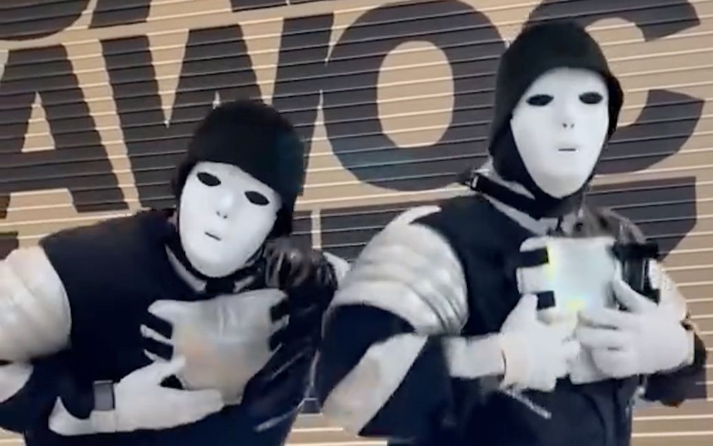 [图]【假面舞团】「Cry Me A River」Remix Jabbawockeez