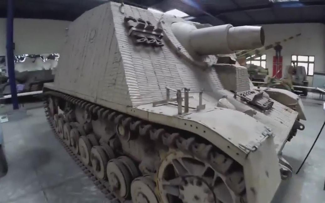 灰熊突击炮静态展示