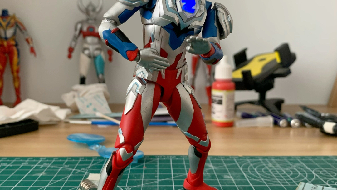 一奥特曼树枝666