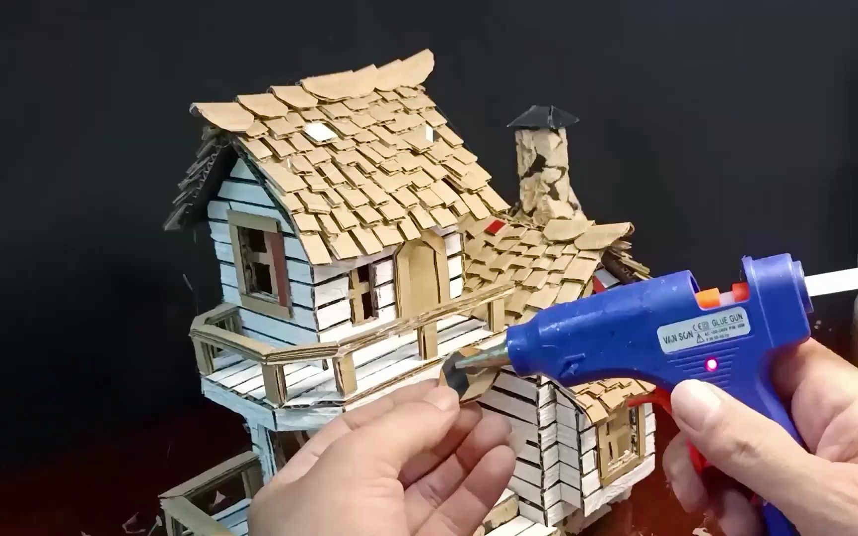 用纸板制作童话小屋,手工制作,创意手工