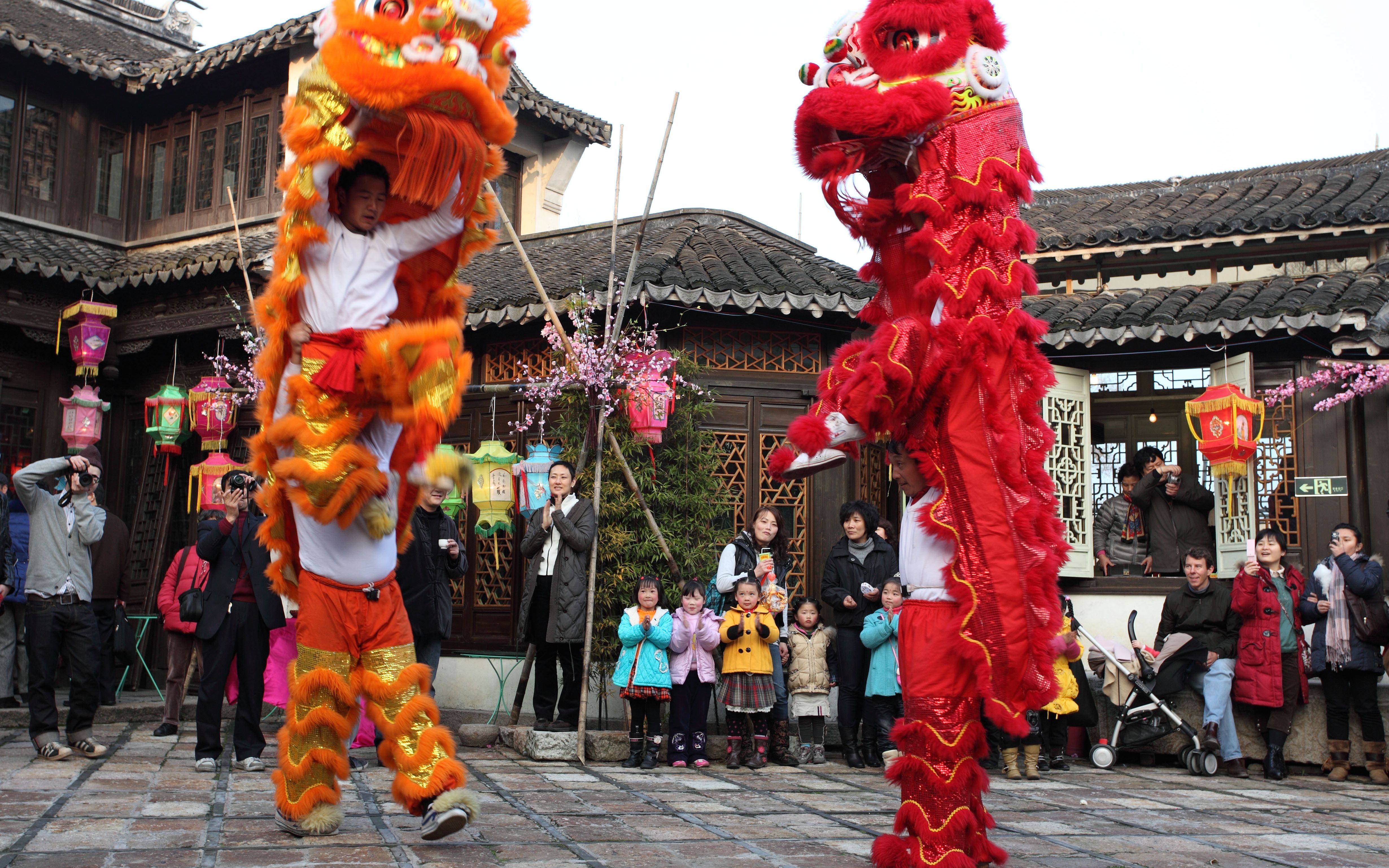 舞狮表演  龙腾狮跃   欢欢喜喜过大年    鲁迅故里景区组织特色民俗