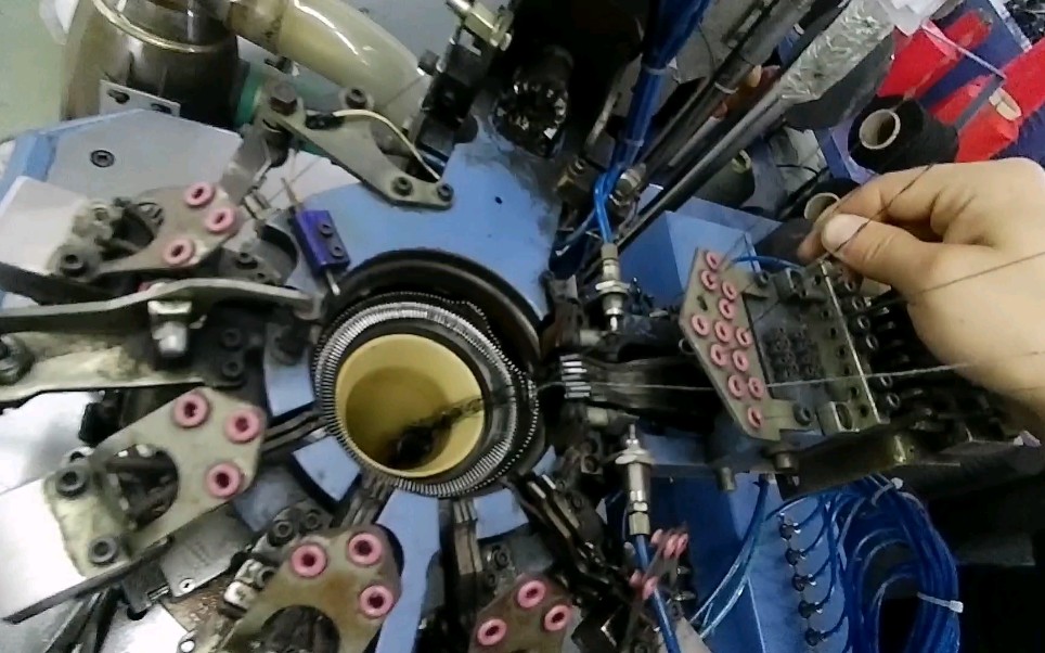 袜机维修,袜机主梭断了时,如何快速更换_哔哩哔哩 (゜-゜)つロ 干杯