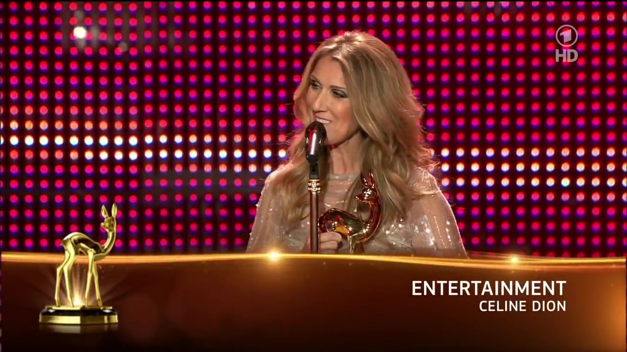 [图]【领奖+演唱】Céline Dion - Ne Me Quitte Pas (BAMBI Awards 2012.11.22)