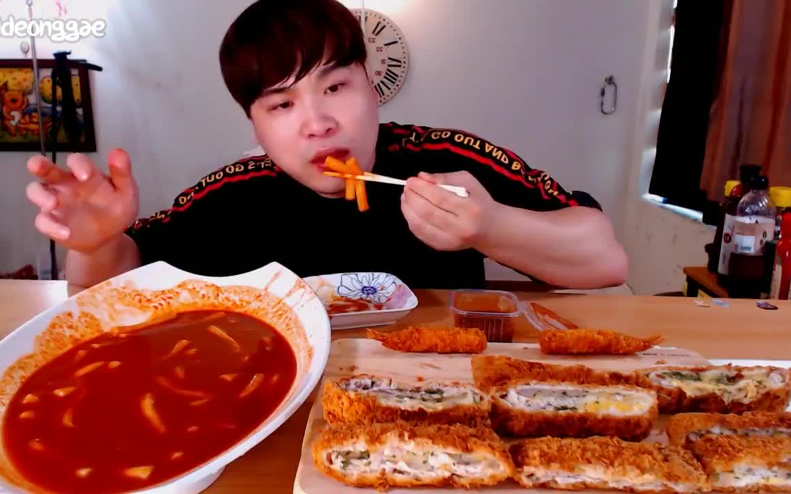 donkey吃播吃韩国炒年糕大王炸猪排饭