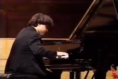 [图]【第十三届肖邦国际钢琴比赛】Alexei Sultanov演奏 肖邦练习曲Op.10 No.12“革命”，Op.25 No.5, 6