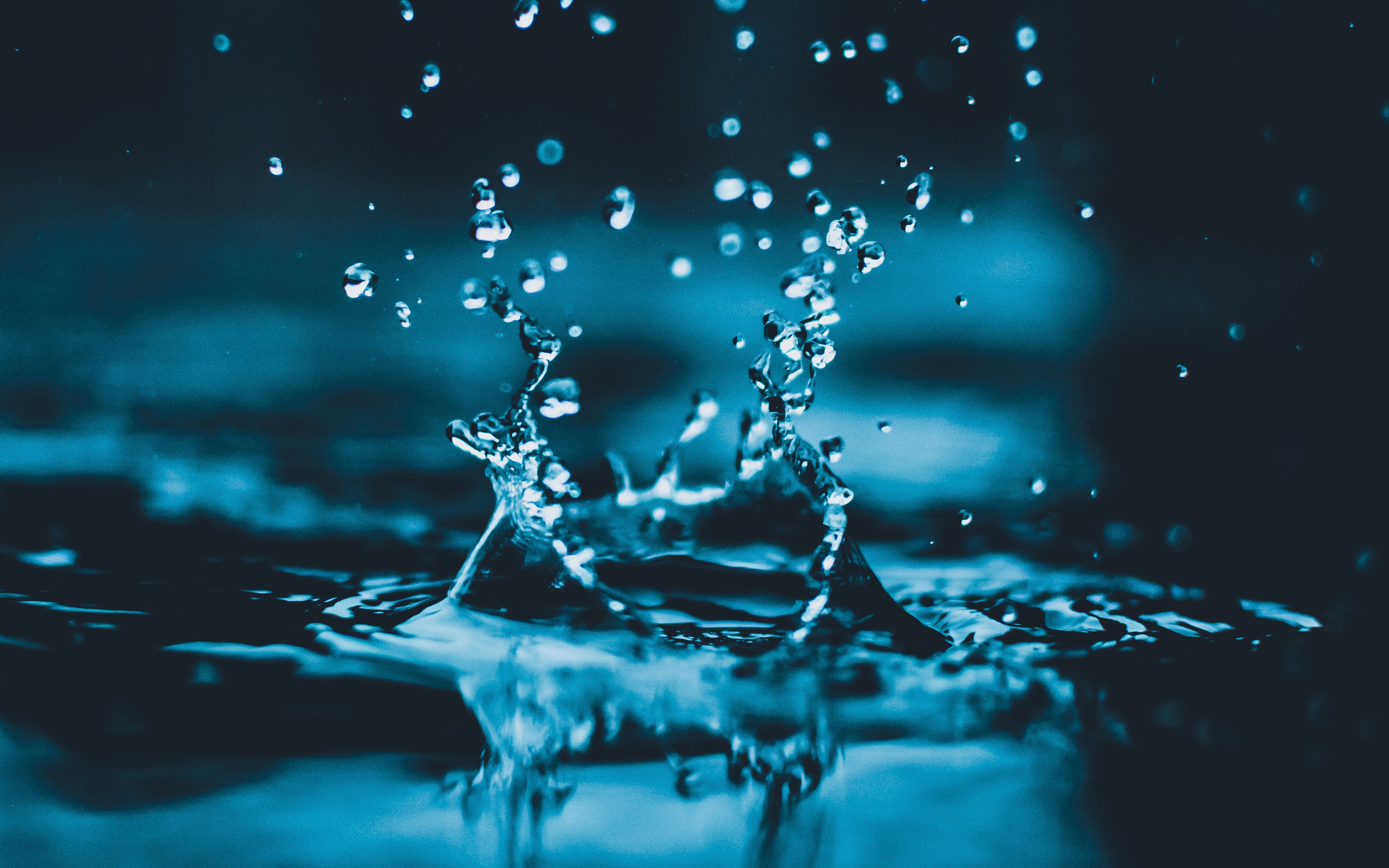 老家 木头的房子 冬冷夏凉 岩石壁的一缕清泉 冬暖夏凉