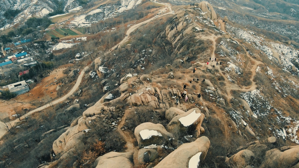 平顶山鲁山与南阳方城交界有两座尖山平顶山境内的叫玉皇顶#登山#家乡#河南#户外哔哩哔哩bilibili