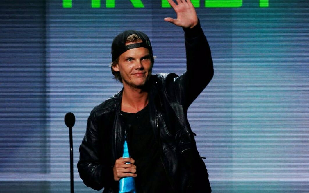 aviciia神过世相关报道18年的生活片段及慈善专访