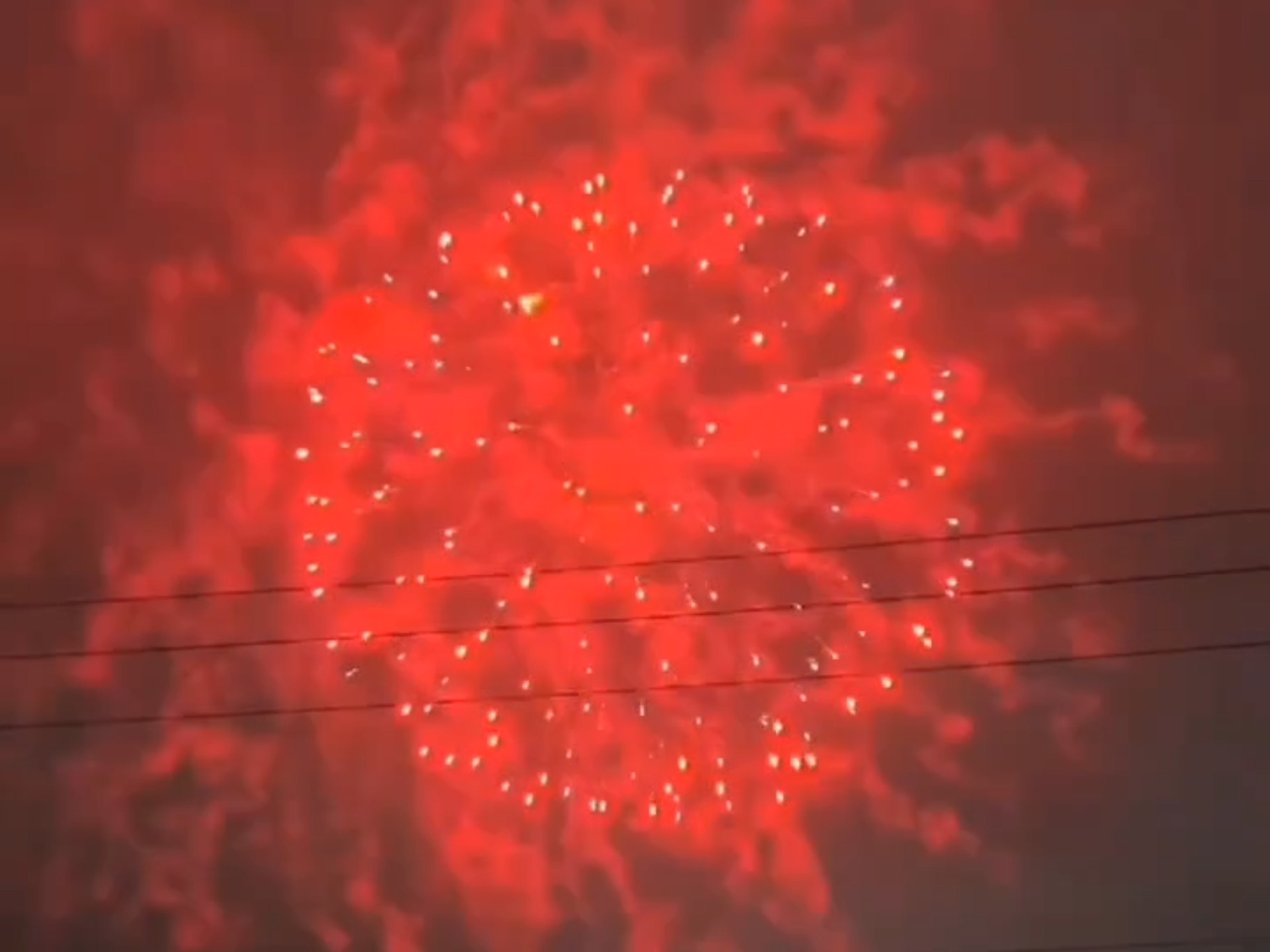 这就是四寸礼花弹,也就那么回事