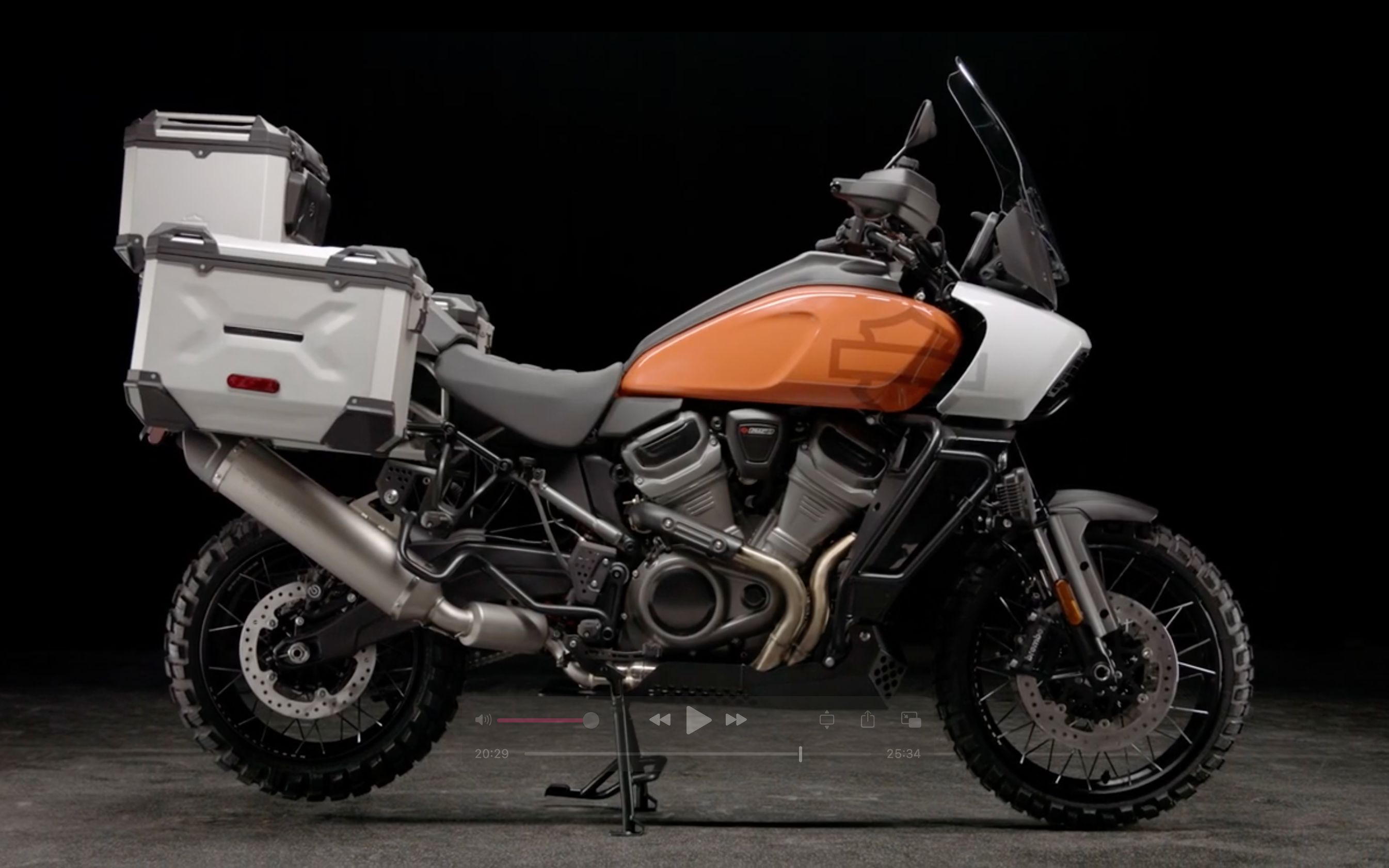 完整版哈雷首款探险旅行摩托车panamerica全球首发