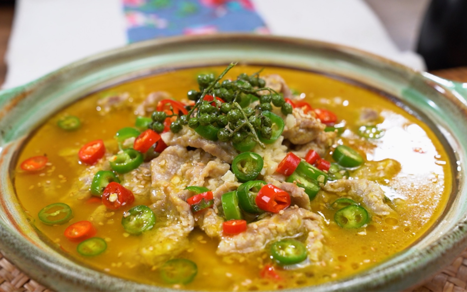 天冷了,快干了这锅,酸辣开胃的鲜椒酸汤牛肉