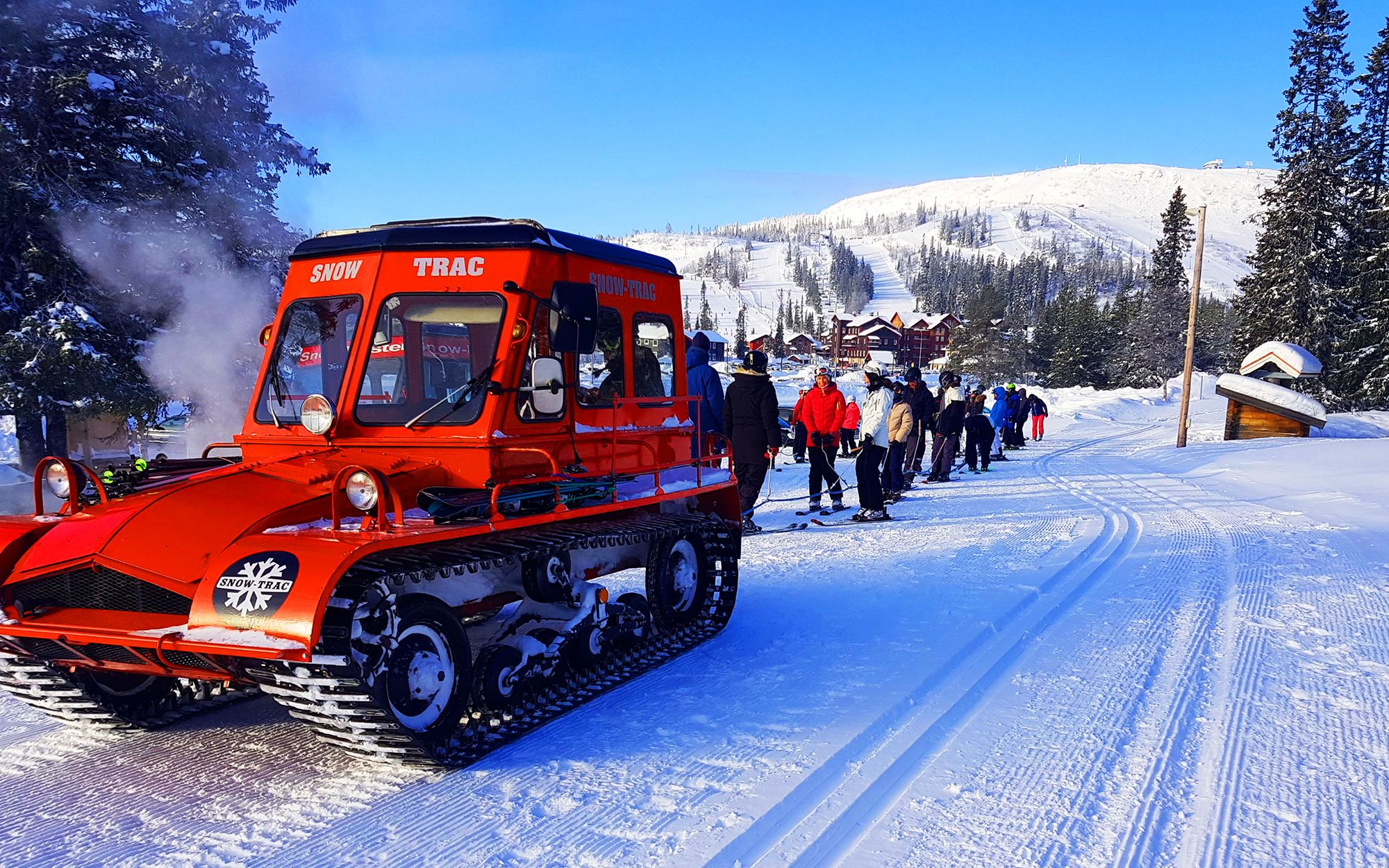 凯欧旅行- 驾驶着雪地小卡车在vemdalen滑雪度假胜地