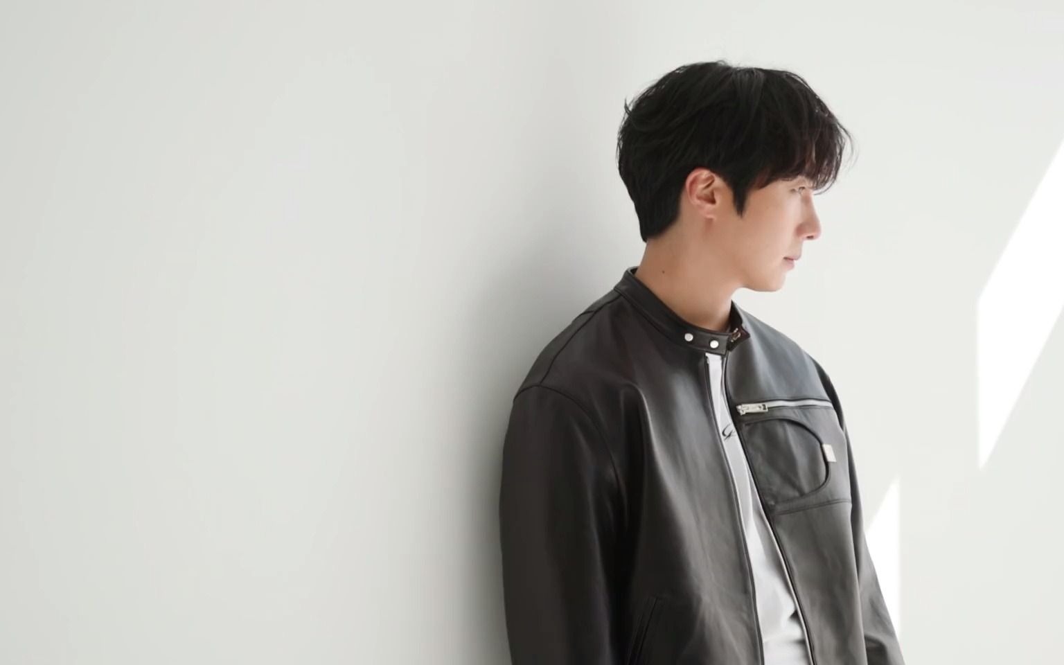 丁一宇 vlog -- harpers bazaar korea 2021年10月刊拍摄花絮_哔哩