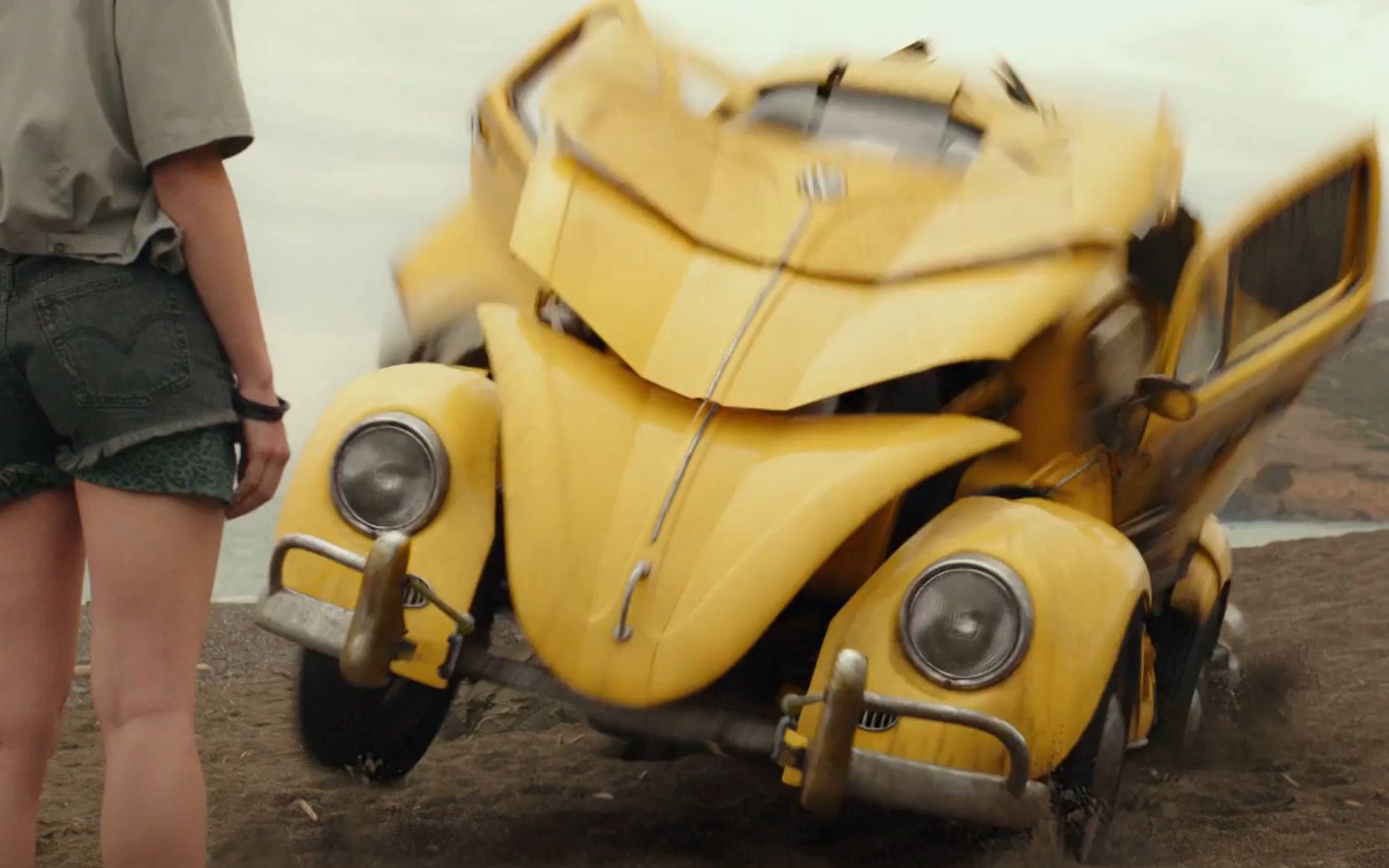 电影【大黄蜂】变形镜头合集