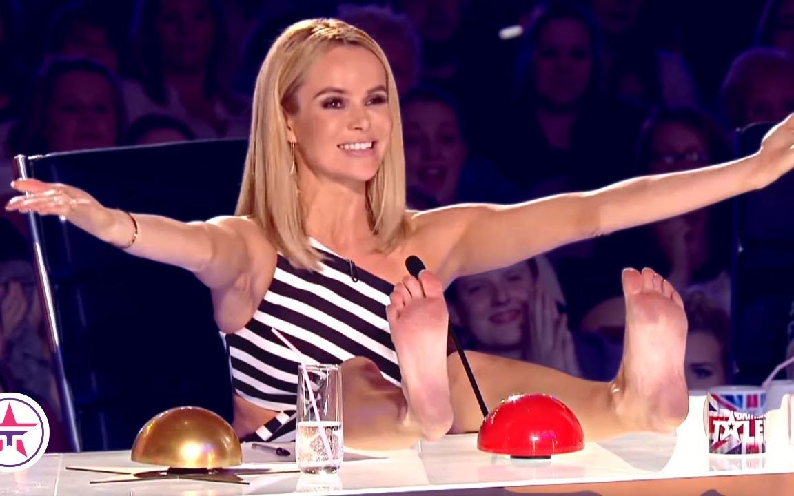 Amanda Holden 初次试镜中全程用脚的新奇表演哔哩哔哩bilibili