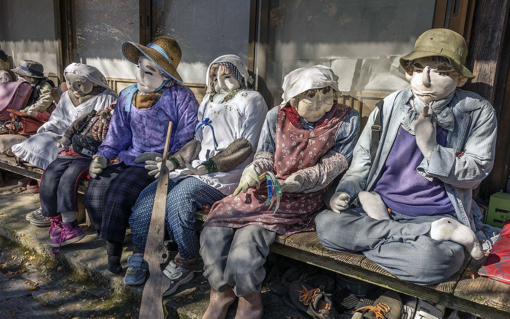 诡异的日本娃娃村,仅有27户人家,却有378个仿真娃娃