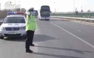 Tải video: 最高礼遇！河北交警护航送别援冀医疗队