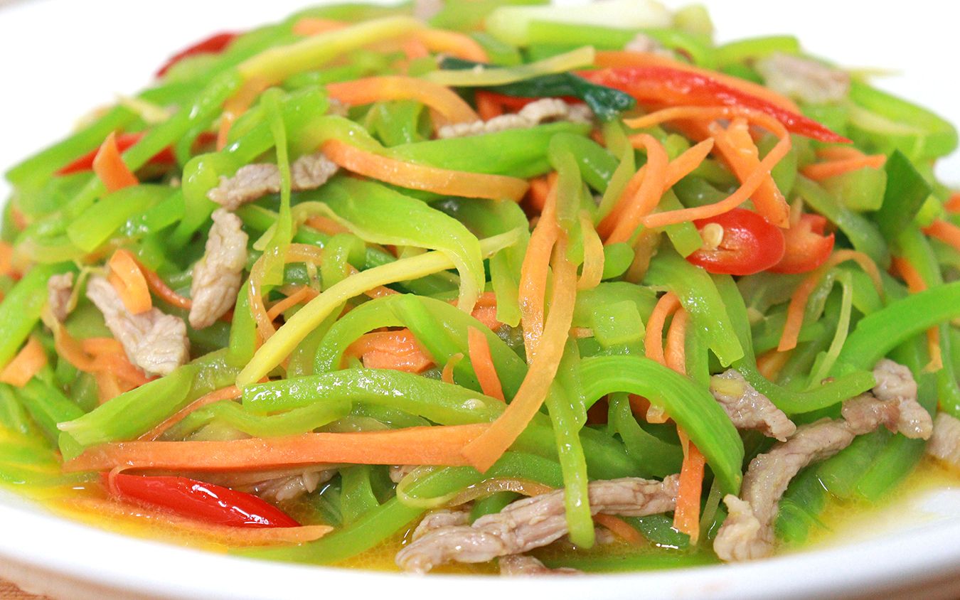 莴笋炒肉丝,不要直接下锅炒,多做一步,莴笋更脆更好吃,太香了_哔哩