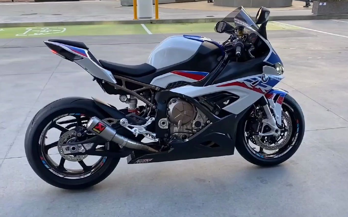 2022 bmw s1000rr改装天蝎排气声浪表现
