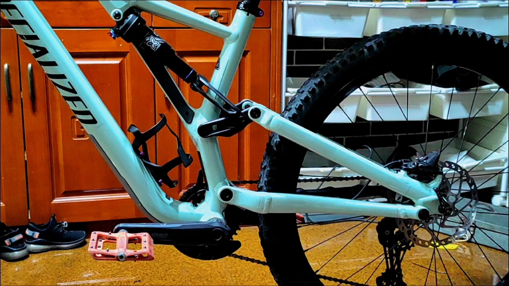 [图]2022款 specialized stumpjumper alloy 静态压缩