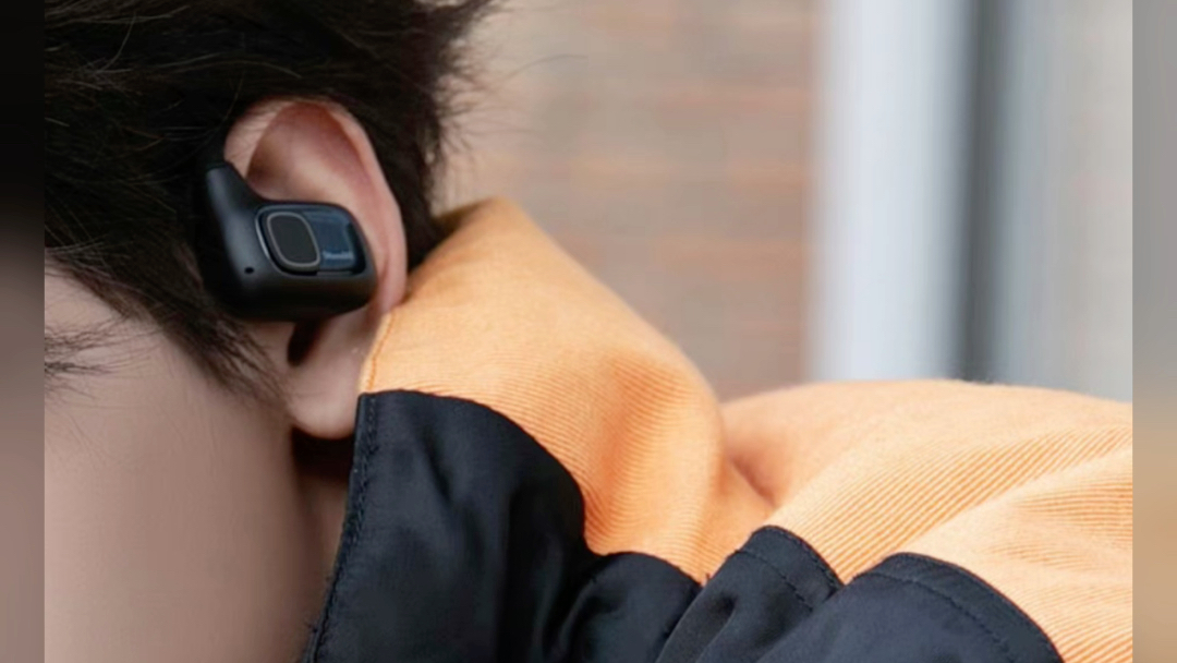 戴上声智耳机帅气出街