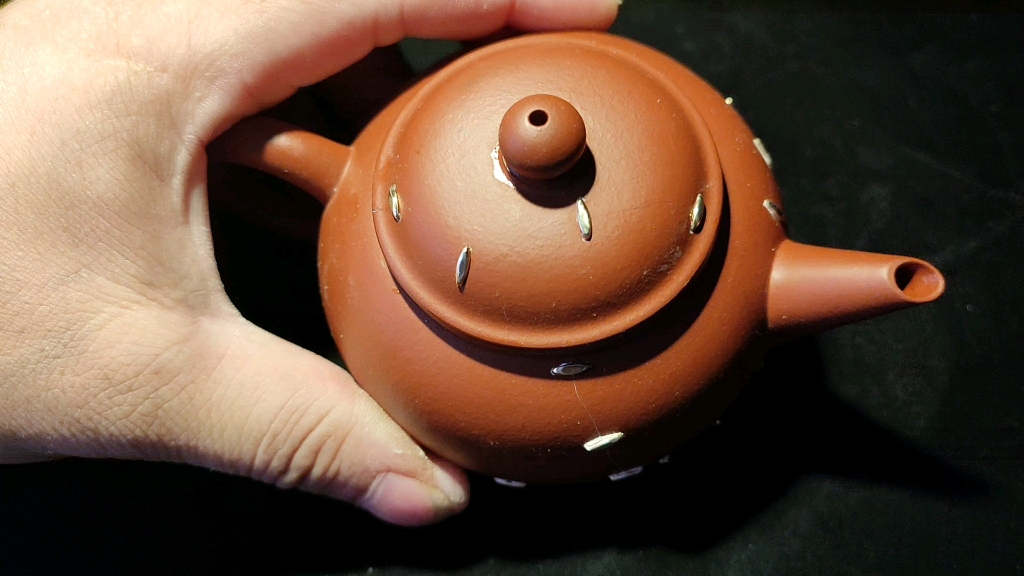 锔瓷修复紫砂壶42颗锔钉一处大补缺内沿