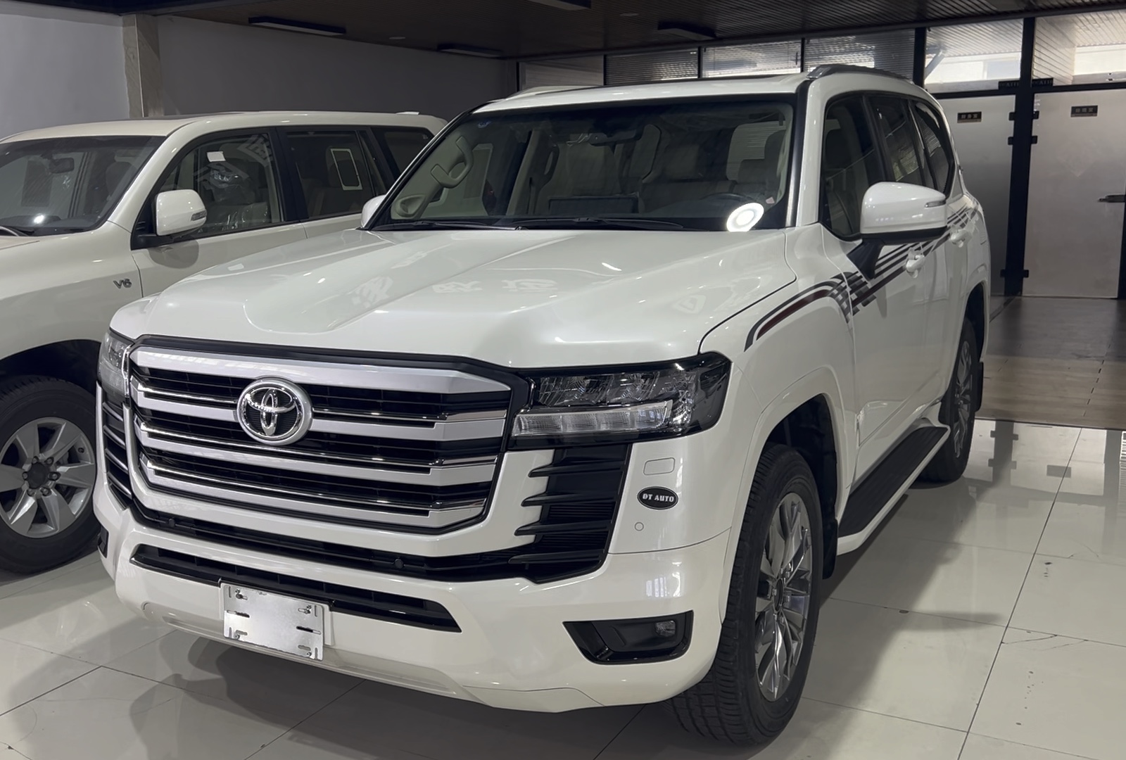 24款酷路泽lc300 3.5t马力十足动力强劲 老板都抢着要