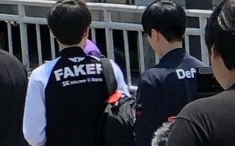 [图][Faker X Deft]驼克丝大招单杀壳/麻浦往事in2015 (Feat.吃瓜李多)