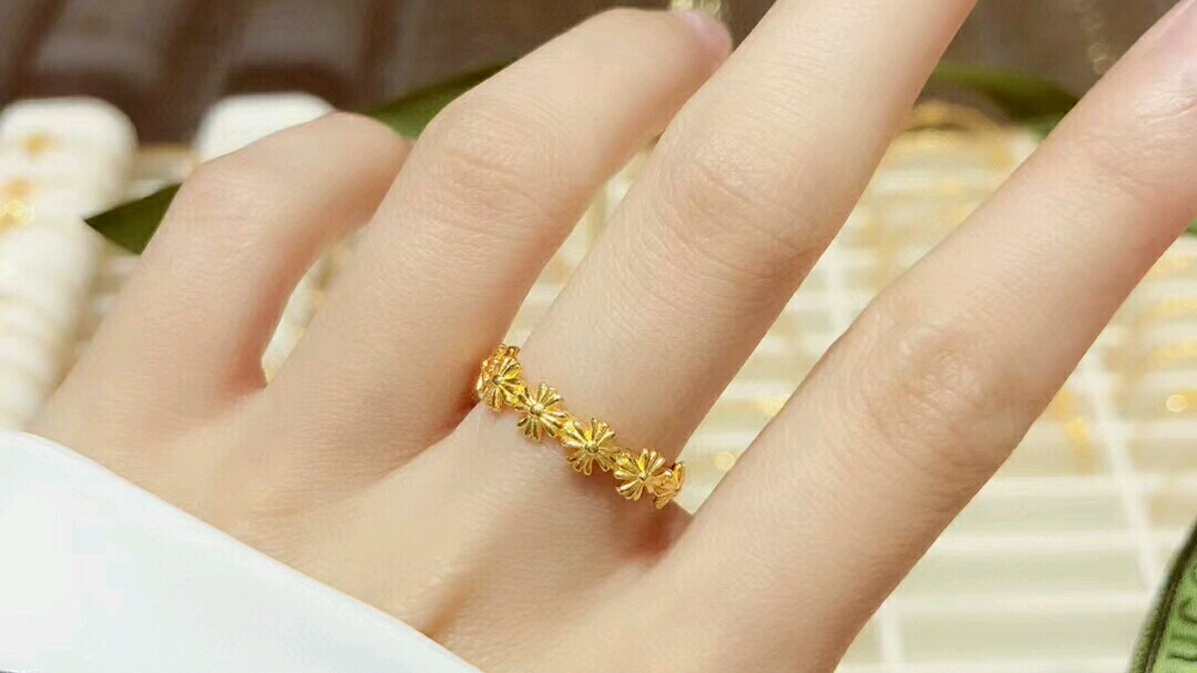 如果婚纱代表了婚姻那戒指代表了爱情你是我最想珍惜的人 5g黄金戒指