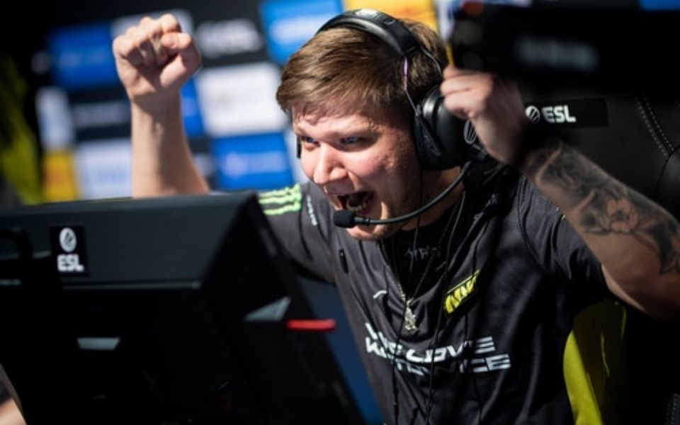 epl s15 navi vs a队小组赛,simple亮眼表现