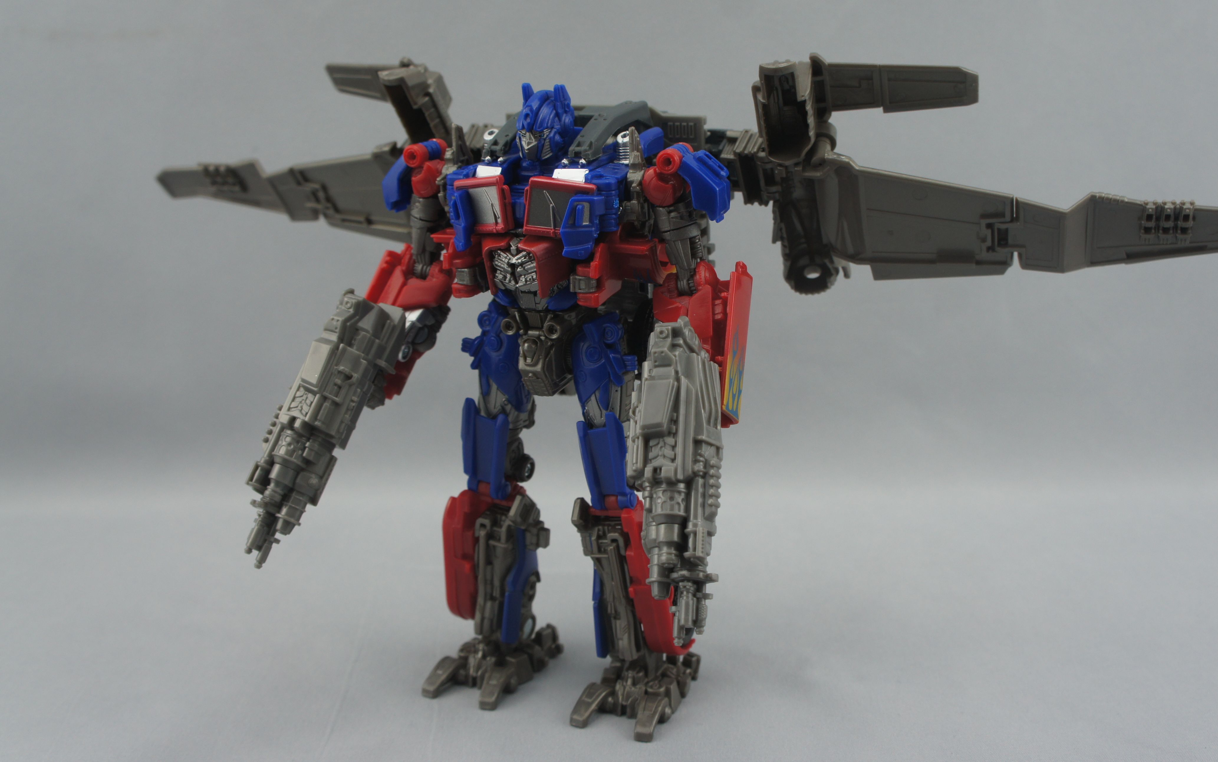 九九从戎视频505变形金刚 ss-44 领袖级 飞翼车厢版 擎天柱_哔哩哔哩