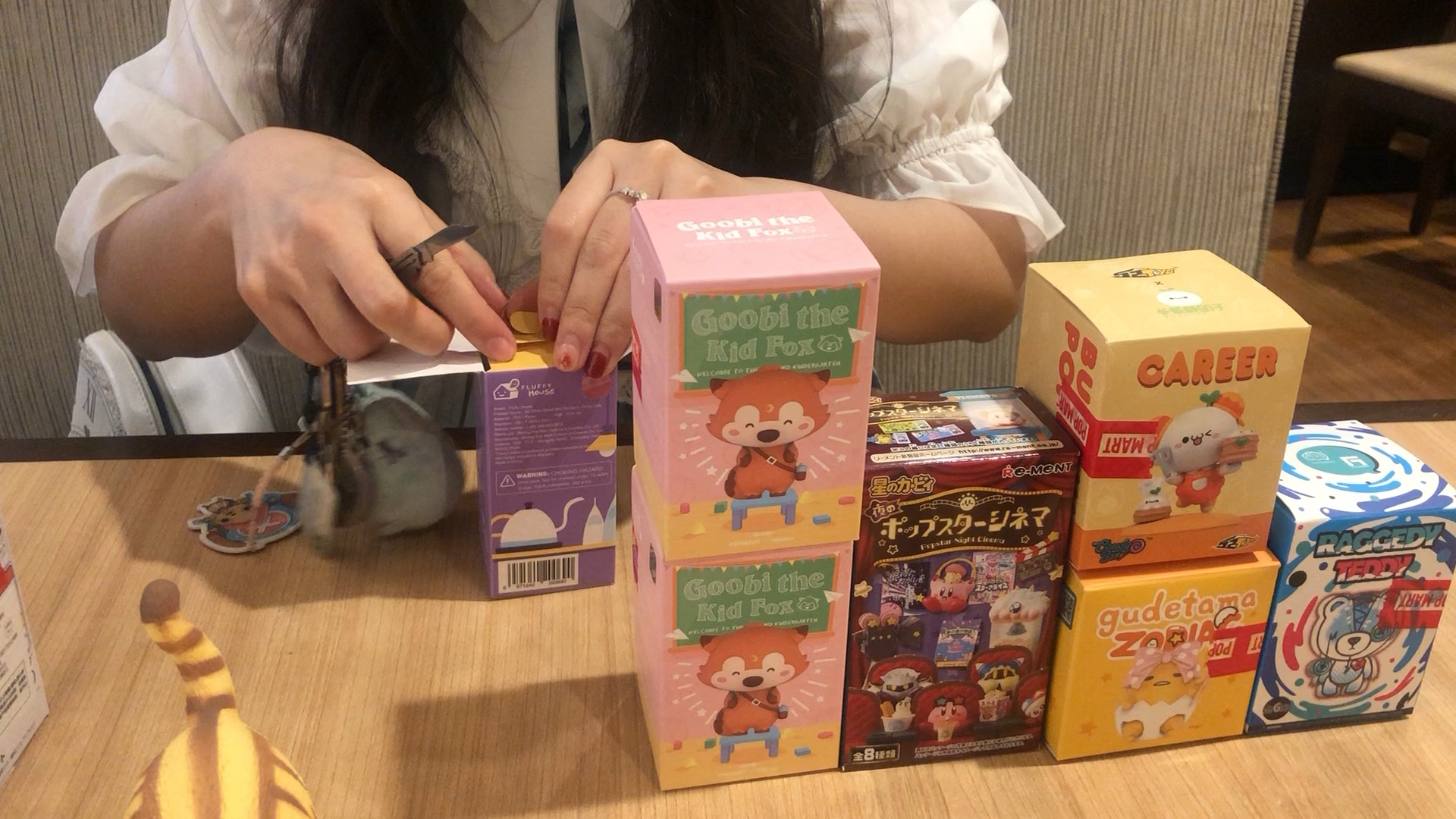 和朋友一起拆一大堆盲盒辣