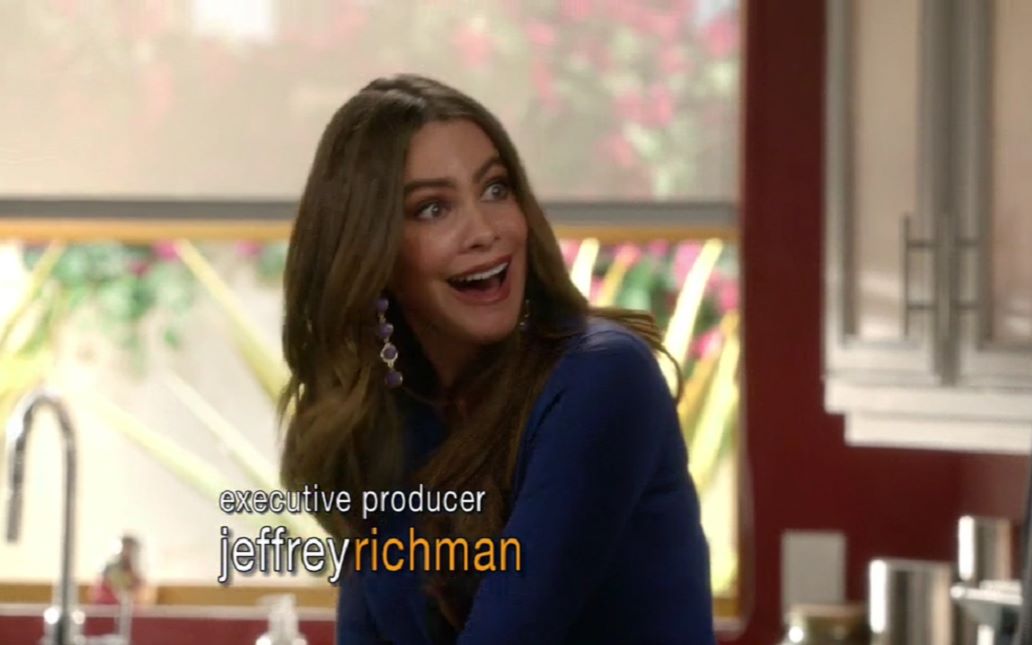 摩登家庭gloria赤裸裸的嘲讽jay的惊悚小说