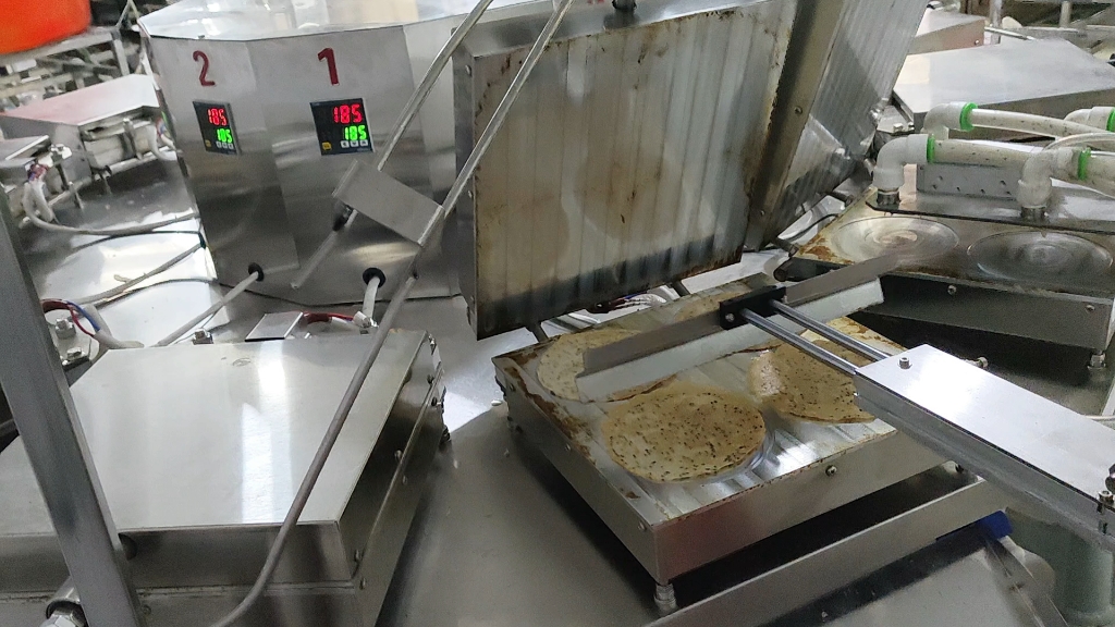 转盘式自动化生产香酥焦饼机,全自动养胃焦饼机器