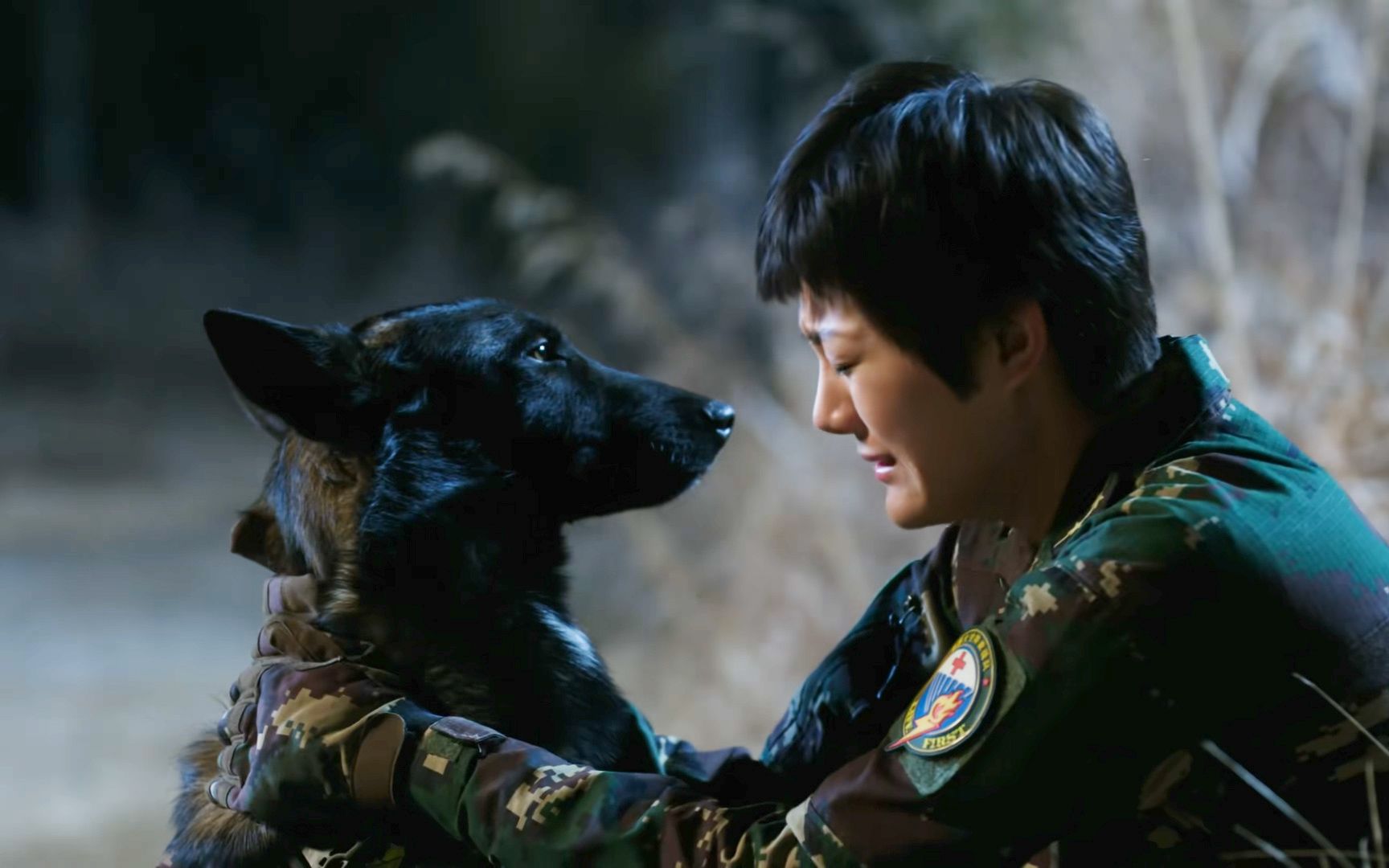 谢思潇表白遭拒绝,王星千里寻找女友,只找到一封信件