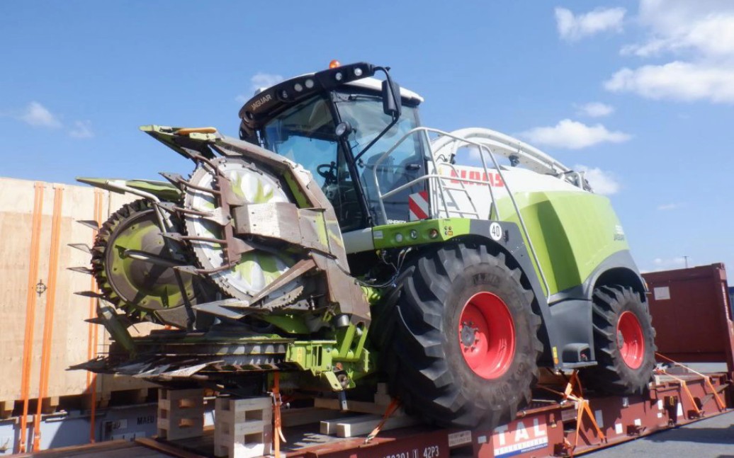 2018年克拉斯950自走式饲料青储机430kw进口手续流程办结起运回豫