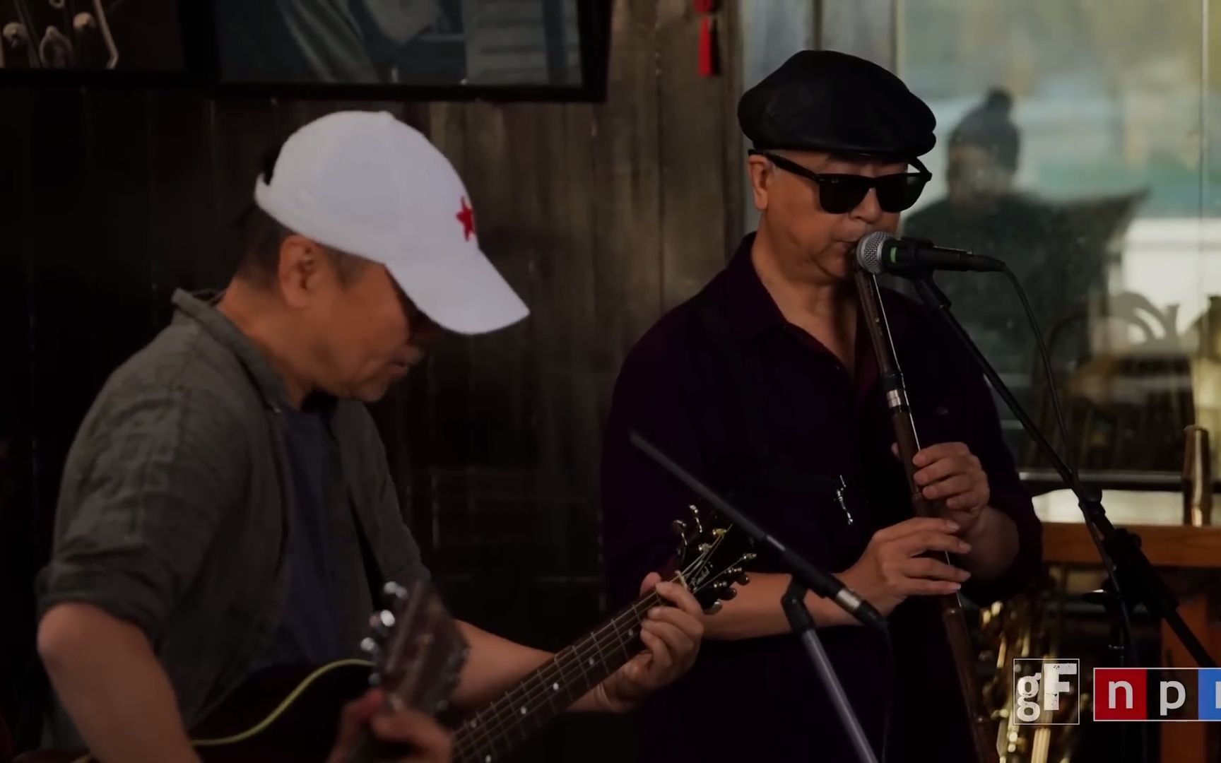 [图]【熟肉】崔健 - 小桌音乐会 中英双语字幕 Cui Jian- Tiny Desk Meets globalFEST