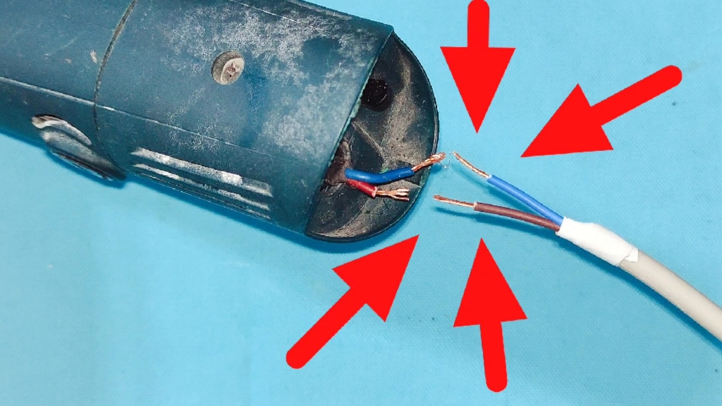 电线扯断了,剩余的线头太短了接不上怎么办?教你一招,完美修复