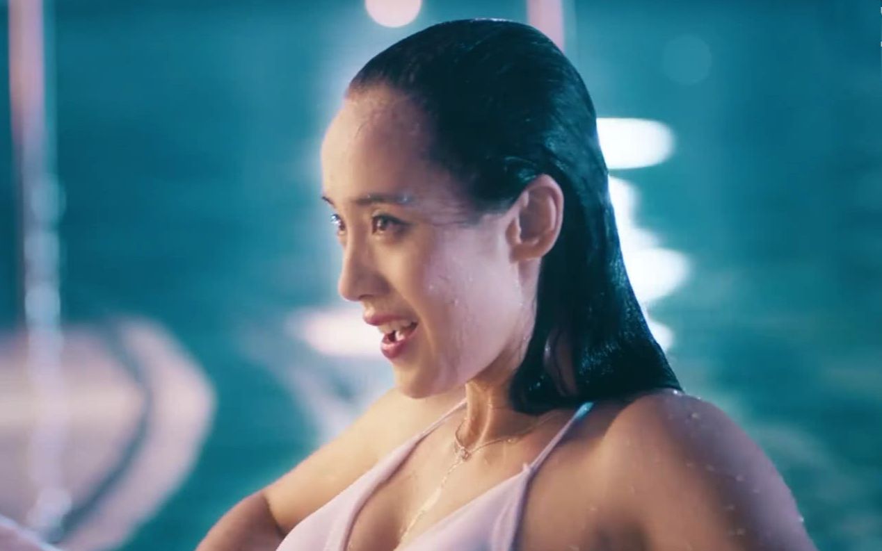 穷小子遇到富豪同学帮了他,他确看上了同学老婆