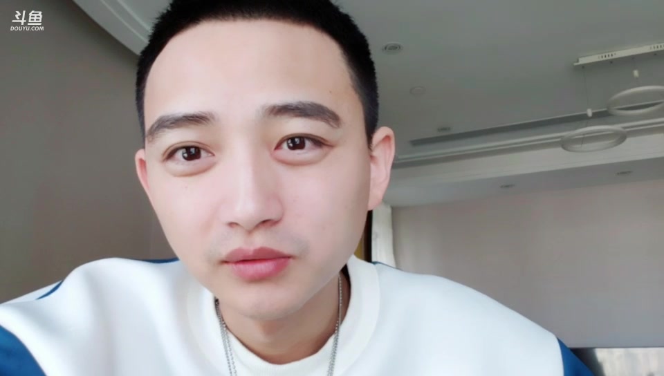 国民大舅哥直播录像2019-11-14 13时5分--13时44分 阳光的一天 182102