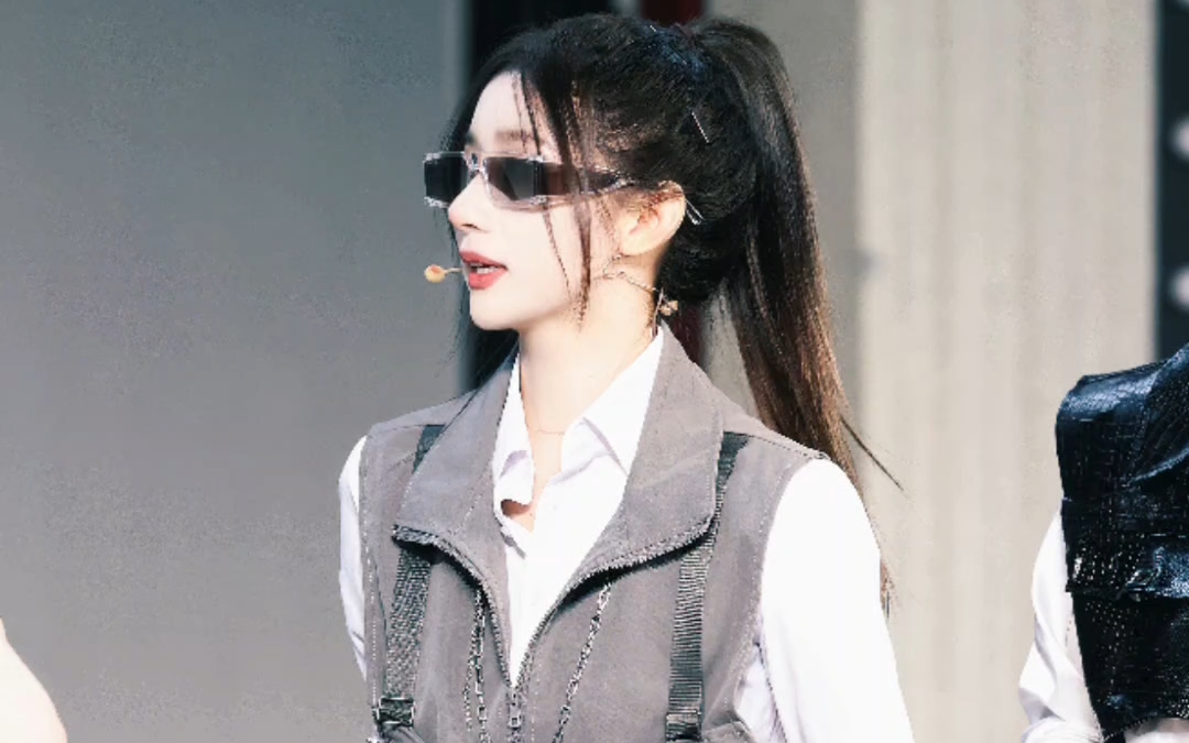 蒋舒婷 || "带 你 突 出 重 围"