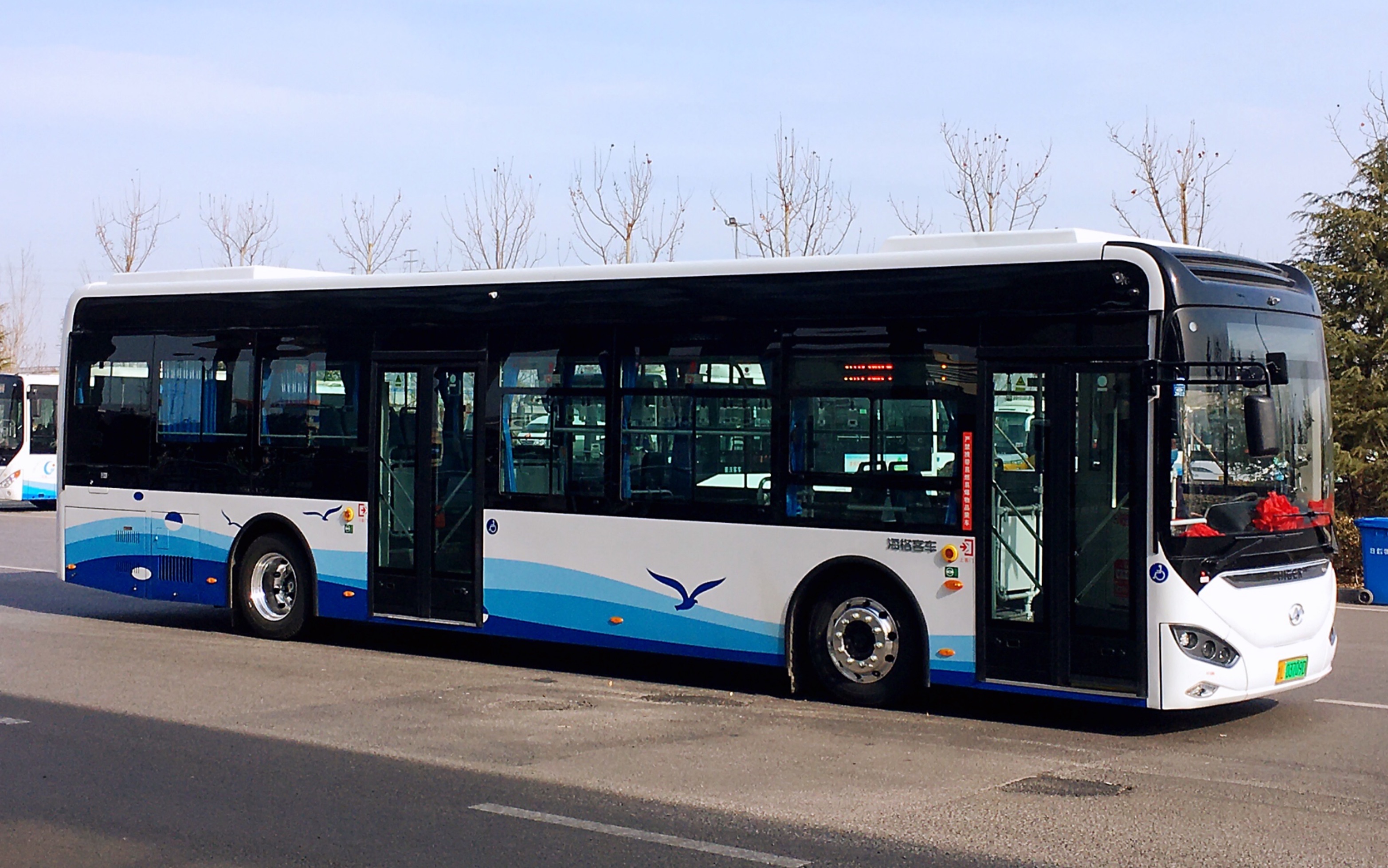 pov08新车上线初春暖阳下的蔚蓝白浪日照公交k3路日照西综合客运站
