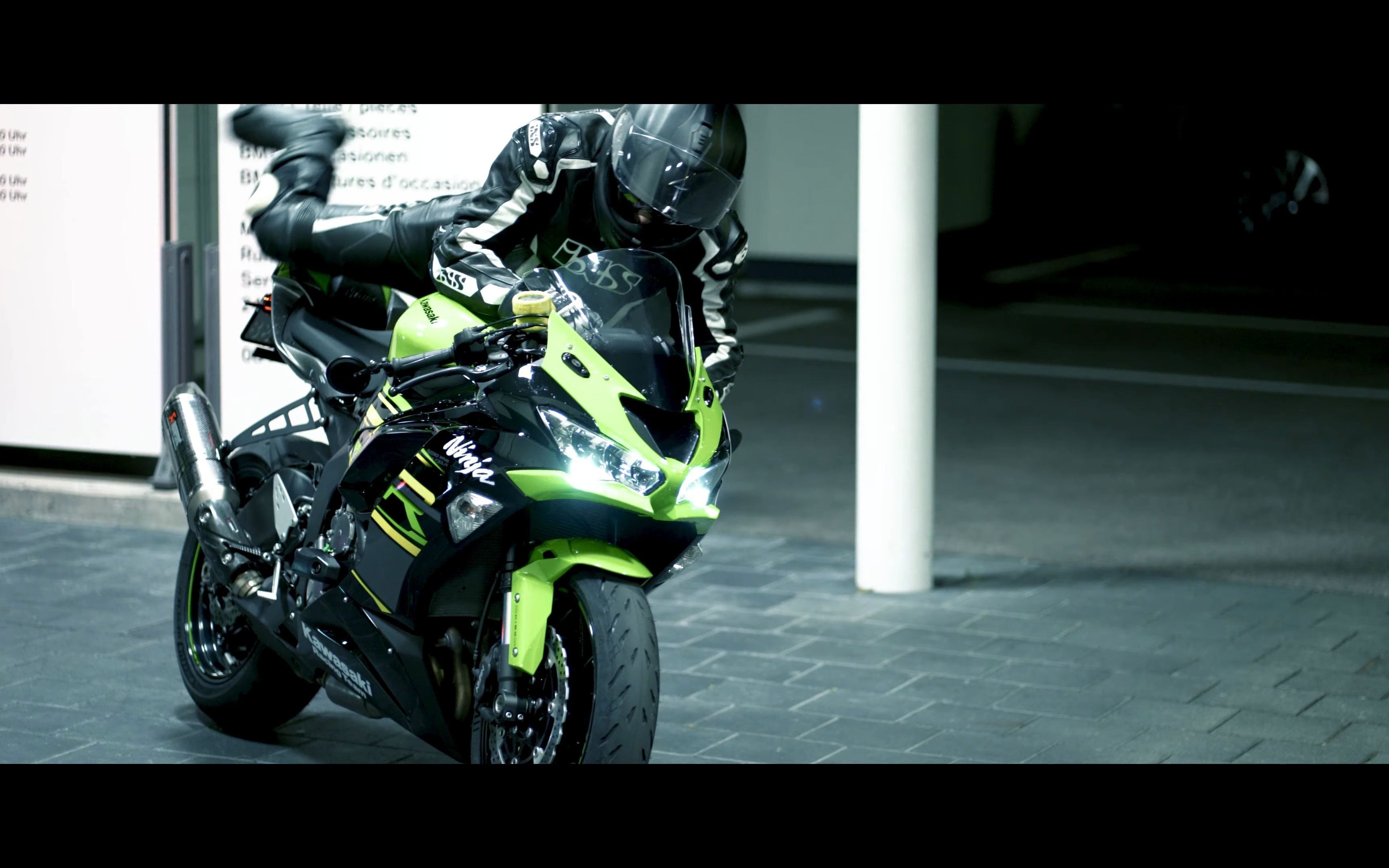 【4k】kawasaki ninja zx-6r"小牛"krt夜拍,帅就完了!