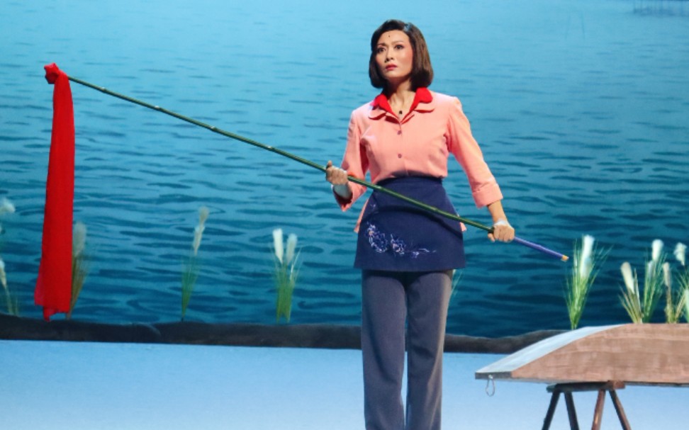 【2020国庆戏曲演唱会】黄梅戏《鸭儿嫂》表演 余淑华 - 影音视频