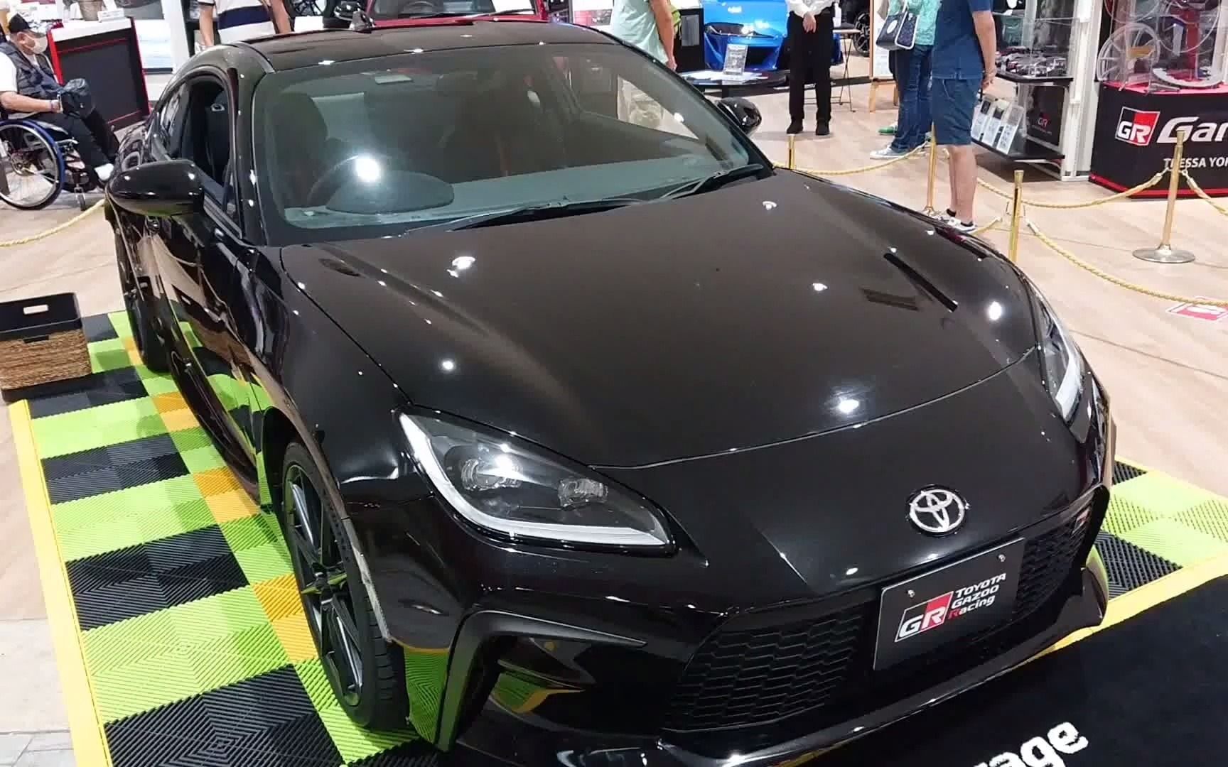 新型丰田gr86双门轿跑亮相搭载24l水平对置发动机